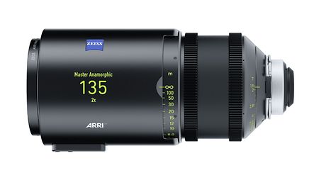 Productshot of the ARRI Master Anamorphic Cinema Lens 135mm at T1.9-M.