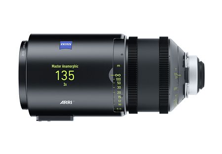 Productshot of the ARRI Master Anamorphic Cinema Lens 135mm at T1.9-M.