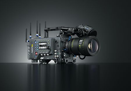 ARRI CR 2018 - ALEXA LF - SP 75 - dark - right hero