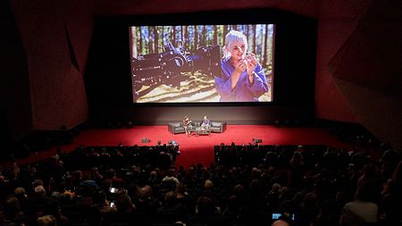 9-2021-arri-camerimage-signature-prime-zoom-super35-large-format-big-screen-experience-art-adams-josua-staebler-olek-urbanski