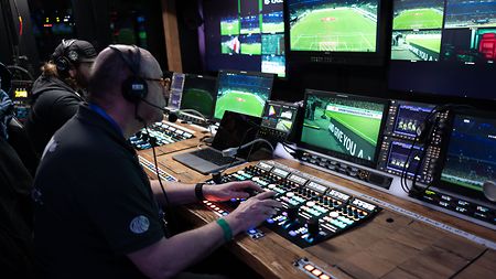 9-arri-sportsinnovation-live-entertainment-obvan-nfl-dfl