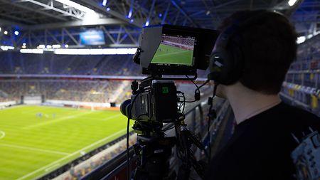 2-arri-sportsinnovation-live-entertainment-amira-nfl-dfl