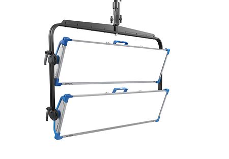 SkyPanel S120_Double Vertical Yoke_Hang- right